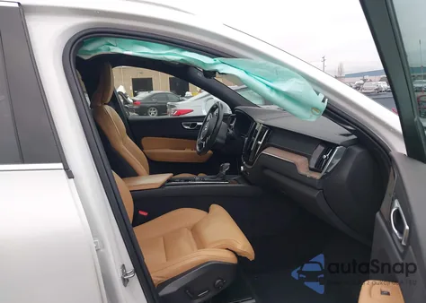 2021 Volvo Xc60 T5 Inscription из США, поврежденный, VIN YV4102RL1M1770024